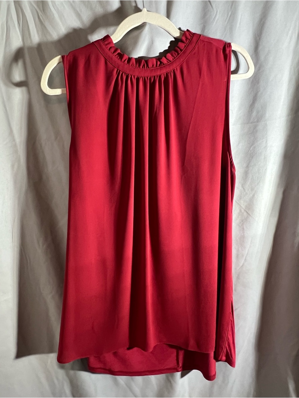 LOFT Red Sleeveless Ruffle-Neck Camisole